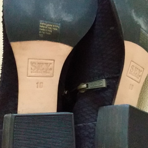 Boots - Picture 4 of 8